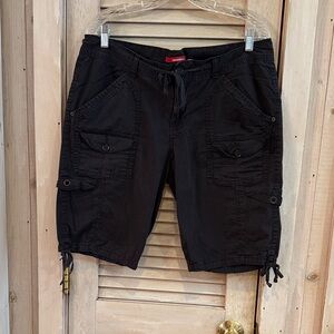 Vintage UNIONBAY Women's Black Cargo Shorts Size 15